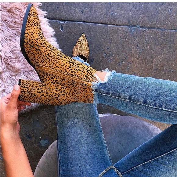 Shoes - 🐆🐆 😍 Camel Black Leopard Ankle bootie